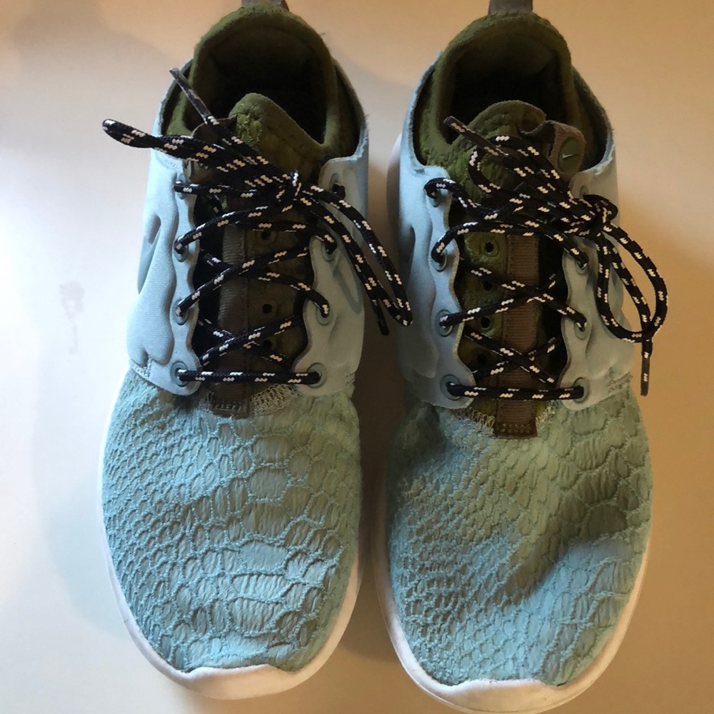 Nike pull on sneakers